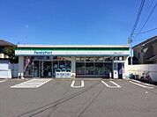 【コンビニエンスストア】ファミリーマート清水屋上溝四丁目店まで570ｍ