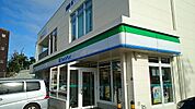 【コンビニエンスストア】ファミリーマート中部商業高校前まで460ｍ