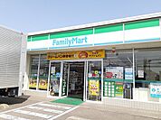 【コンビニエンスストア】ファミリーマート土浦中村東店まで700ｍ