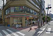【コンビニエンスストア】セブンイレブン西川口中央通店まで381ｍ