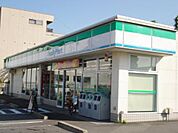 【コンビニエンスストア】ファミリーマート名東牧の原店まで404ｍ
