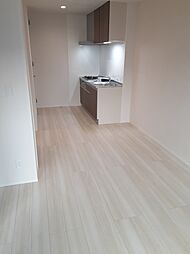 オスト六浦 1階1LDKのリビング/ダイニング