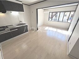 第三メゾン嶋田 102 1階2LDKのリビング/ダイニング