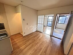 エステート山室 102 1階3DKのリビング/ダイニング