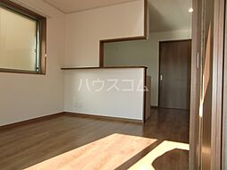 シャトーつつじヶ丘 101 1階1LDKのリビング/ダイニング