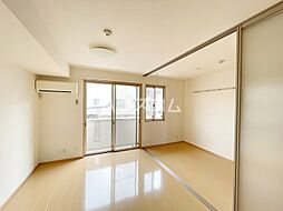 マリオーネ八千代 210 2階1LDKのリビング/ダイニング