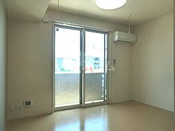 エクセレント 1階1LDKのリビング/ダイニング