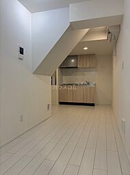 プレジール三軒茶屋 102 1階1LDKのリビング/ダイニング