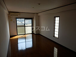 ネスト三吉 301 3階1Kのリビング/ダイニング