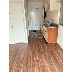 リュクス植田 203 2階ワンルームのリビング/ダイニング