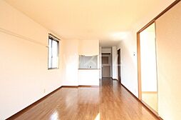 シャトルＢ 102 1階2LDKのリビング/ダイニング