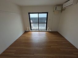 グランドアロー 107 1階ワンルームのリビング/ダイニング