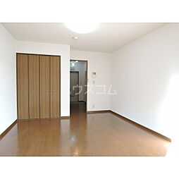 アムール七国 2階1Kのリビング/ダイニング