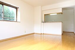 アールモニA 302 3階2LDKのリビング/ダイニング