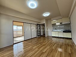 ブライトン・ビラ 3D 3階3LDKのリビング/ダイニング