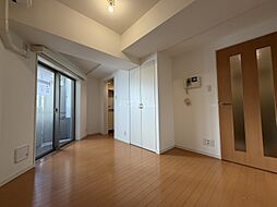 レジディア横濱関内 0502 5階ワンルームのリビング/ダイニング