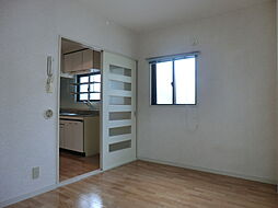 クレスコート国立 303 3階1Kのリビング/ダイニング