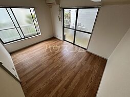 ホワイトハウスＡ棟 201