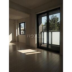 フラット　カーク 101 1階1LDKのリビング/ダイニング