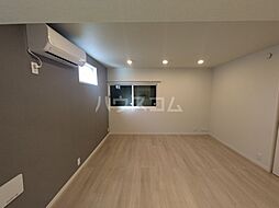 Wisdom 301 3階1LDKのリビング/ダイニング