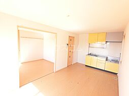 ルミエール Ａ＆Ｋ　I/II/III ？201 2階2DKのリビング/ダイニング