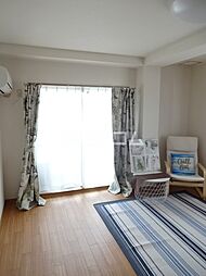 メゾン・ド・松波 3階ワンルームのリビング/ダイニング