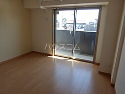 レッドウッド　III 203 2階1Kのリビング/ダイニング