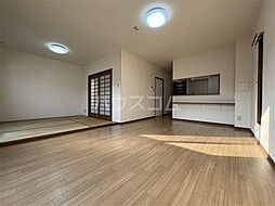 JR東海道本線 豊橋駅 バス25分 豊丘高校前下車 徒歩1分の賃貸マンション 1階2LDKのリビング/ダイニング