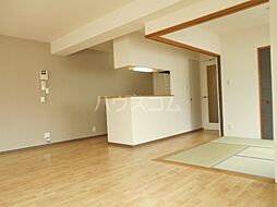 ハイフラットワン 4階2LDKのリビング/ダイニング