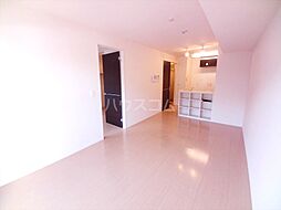 ロイヤルガーデン 103 1階1LDKのリビング/ダイニング