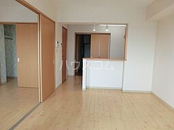 JR東海道本線 六合駅 徒歩25分の賃貸マンション 4階2LDKのリビング/ダイニング