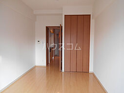 プラウランド小牧 602 6階1Kのリビング/ダイニング