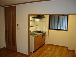 ウィスダム・Ｊ 201 2階1LDKのリビング/ダイニング