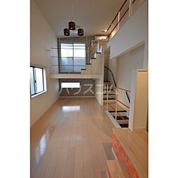 White Hills East 203 2階1LDKのリビング/ダイニング