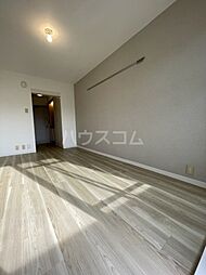 イエローエンバシー 5階ワンルームのリビング/ダイニング