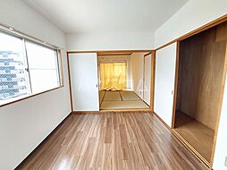 グリーンハイツ明和 302 3階2DKのリビング/ダイニング