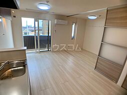 名鉄名古屋本線 伊奈駅 徒歩2分の賃貸アパート 3階1LDKのリビング/ダイニング