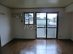 エス・ブロード 203 2階ワンルームのリビング/ダイニング