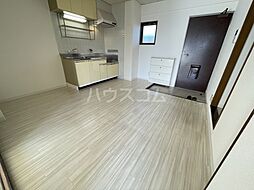 ドルフR&M 303 3階2DKのリビング/ダイニング