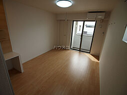 ルミエール・ドレ 106 1階1Kのリビング/ダイニング