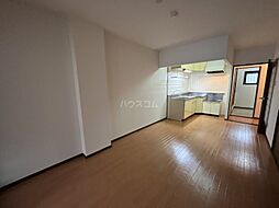 クインズコート 103 1階3LDKのリビング/ダイニング