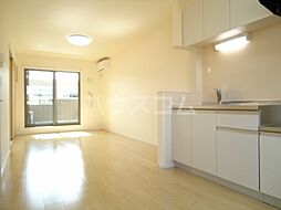 Ｒａｉｎｂｏｗ　Ｓｋｙ　ｙ 302 3階1LDKのリビング/ダイニング