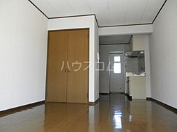 エルパティオ 102 1階ワンルームのリビング/ダイニング