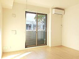 レアリゼ 105 1階ワンルームのリビング/ダイニング