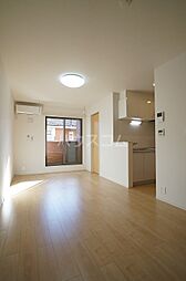 イリーデ　フィオーレ 203 2階1LDKのリビング/ダイニング