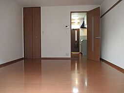 エミネンス三愛 202 2階1Kのリビング/ダイニング