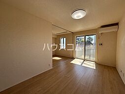 メイプル 303 3階1LDKのリビング/ダイニング