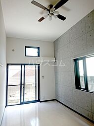 京王線 調布駅 徒歩4分の賃貸アパート 2階1Kのリビング/ダイニング