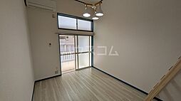 ユーズ・アークII 105 1階1Kのリビング/ダイニング