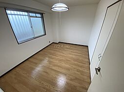 名鉄名古屋本線 岡崎公園前駅 徒歩13分の賃貸マンション 4階3DKのリビング/ダイニング